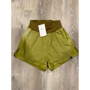 Nike Run Division Womens Running Shorts Olive Green XS DX2948-390 NEW